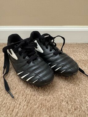 Boys soccer cleats size 12.5